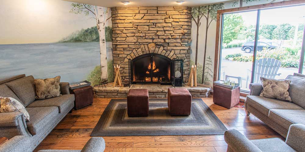 Open Hearth Lodge Sitting Area in Door County