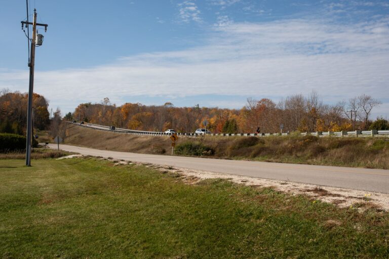 Fall 50 runners on Highway 42 near Open Hearth Lodge